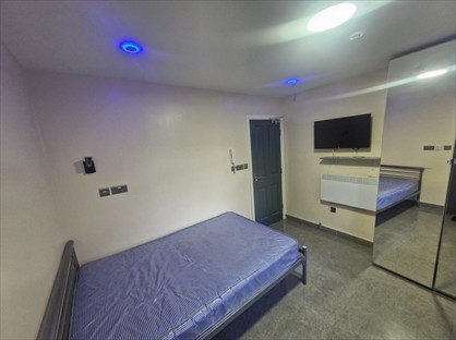 Studio Flat, Birmingham, B5