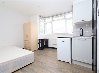 Studio Flat, Donnybrook Road, SW16