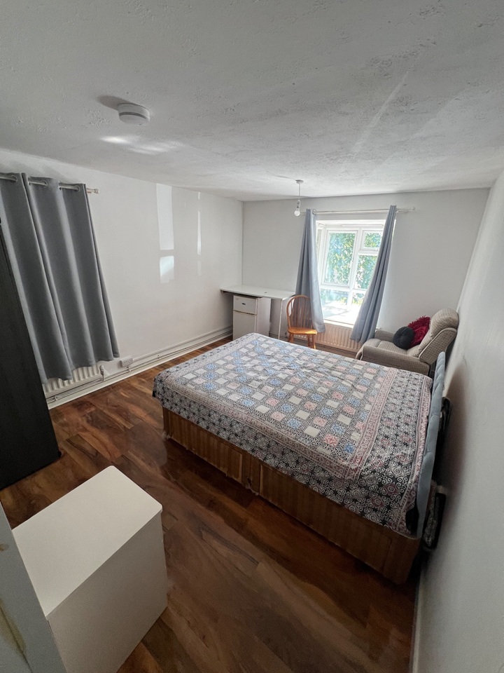 Room in a Shared House, Edensor Square, DE22 photo 2