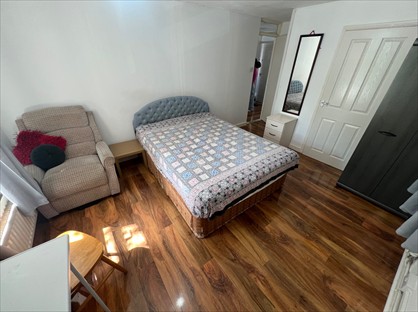 Room in a Shared House, Edensor Square, DE22