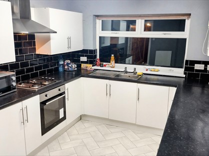 4 Bed Terraced House, Hainton Avenue, DN32