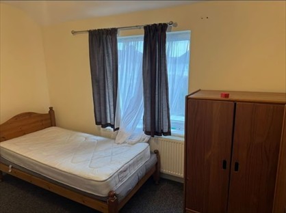 Room in a Shared House, Connor Road, RM9