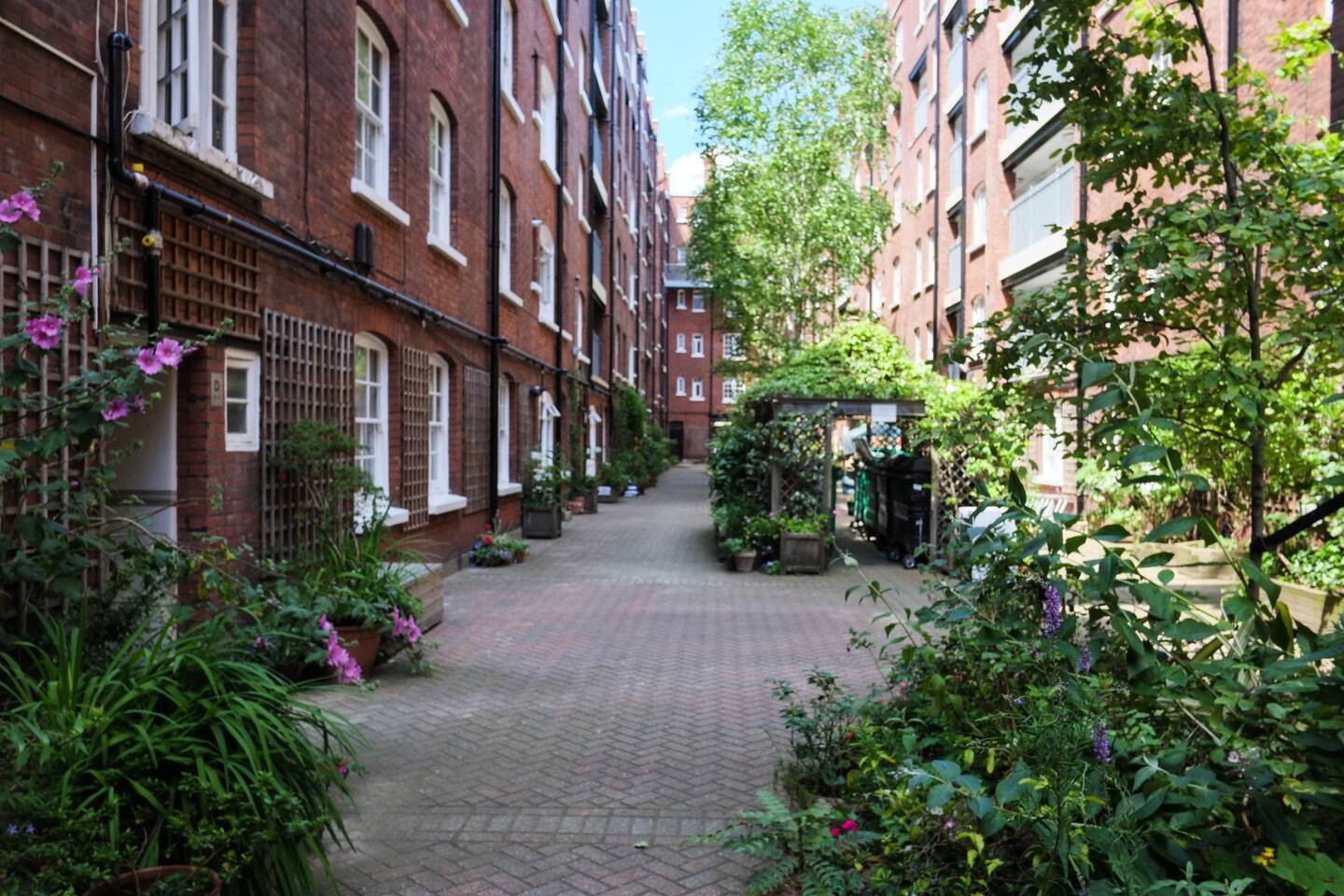 Additional image 15 of Studio Flat, Sandwich House, WC1H, N1 7GU