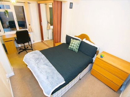 Room in a Shared House, Carlisle Crescent, OL6