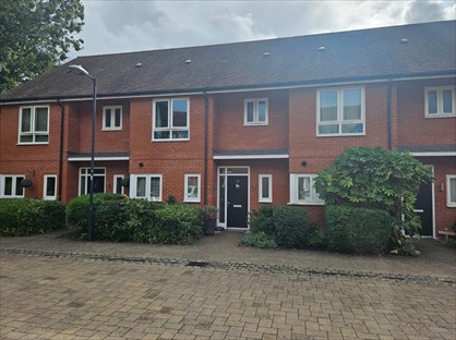 3 Bed Terraced House, Ruttle Close, OX10