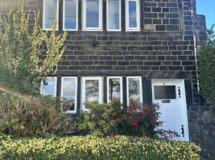 3 Bed Terraced House, Middle Newgate, OL15