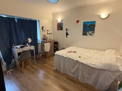 Room in a Shared House, The Green, W3