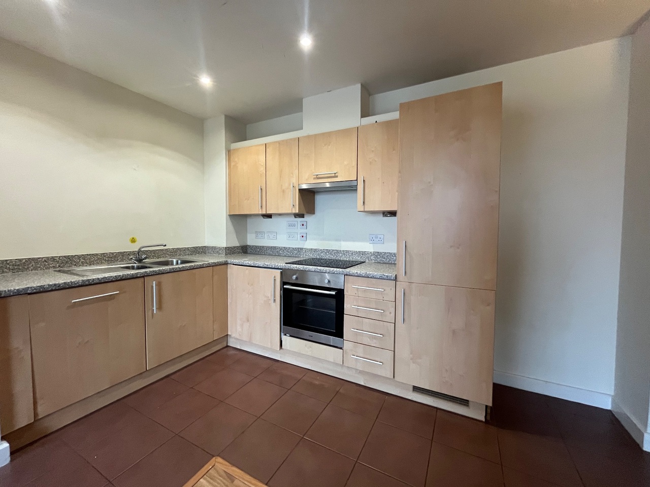 2 Bed Flat, Queens Road, NG2 photo 3