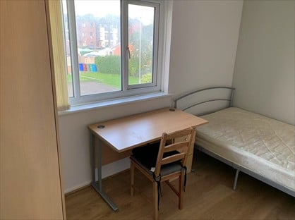 Room in a Shared House, Addison Close, M13