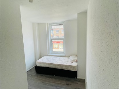 2 Bed Flat, High Street North, LU6