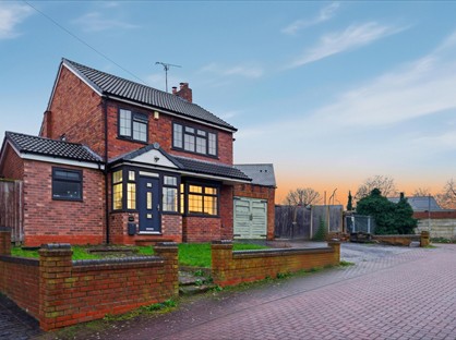 4 Bed Detached House, Angela Place, WV14