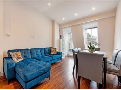 2 Bed Flat, Weymouth Mews, W1G