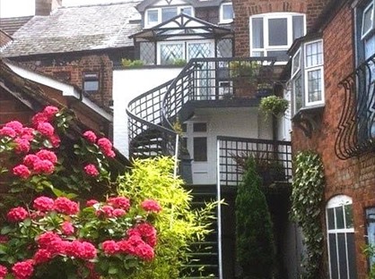 1 Bed Flat, The Cross, WA13