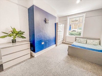 Room in a Shared House, Brearley Street, OL13