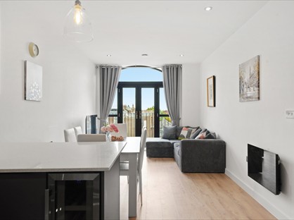 2 Bed Flat, Queensbridge Drive, CT11