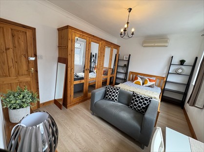 Room in a Shared House, Manchester Grove, E14