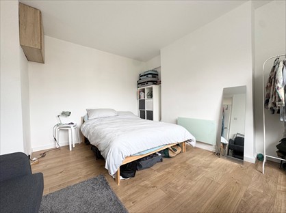 Studio Flat, The Green, NW1