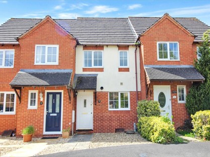 2 Bed Terraced House, Gamekeepers Close, SN25