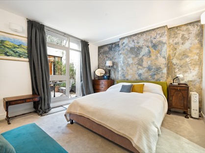 1 Bed Flat, Manson Place, SW7