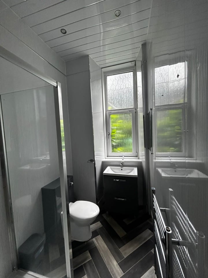 2 Bed Flat, Dixon Road, G42 photo 2