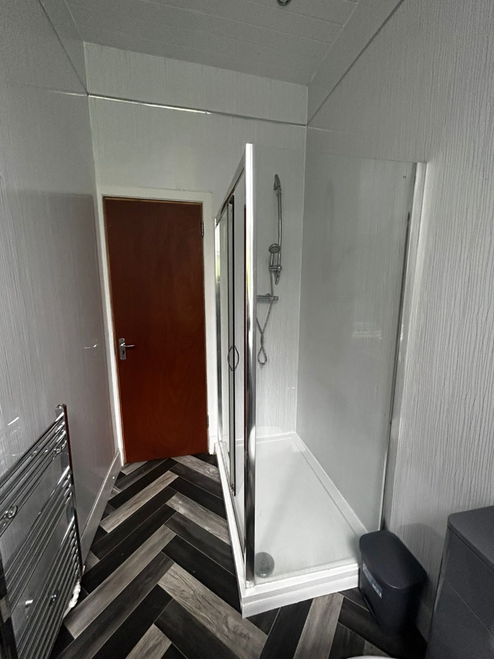2 Bed Flat, Dixon Road, G42 photo 3