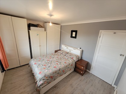 Room in a Shared Flat, Hersham, KT12