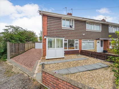 3 Bed Semi-Detached House, Hill View Close, NG31