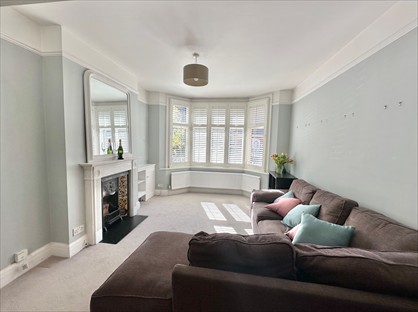 3 Bed Semi-Detached House, The Crosspath, WD7