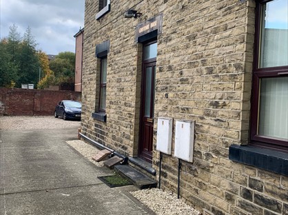 2 Bed Flat, Grovsner House, S71