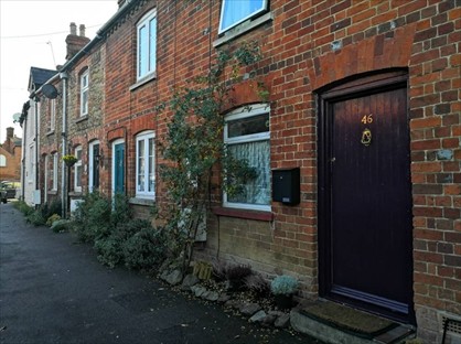 2 Bed Terraced House, Gloucester St, SN7