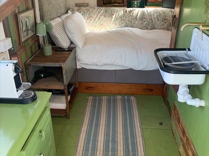 1 Bed House Boat, Denton Island, BN9