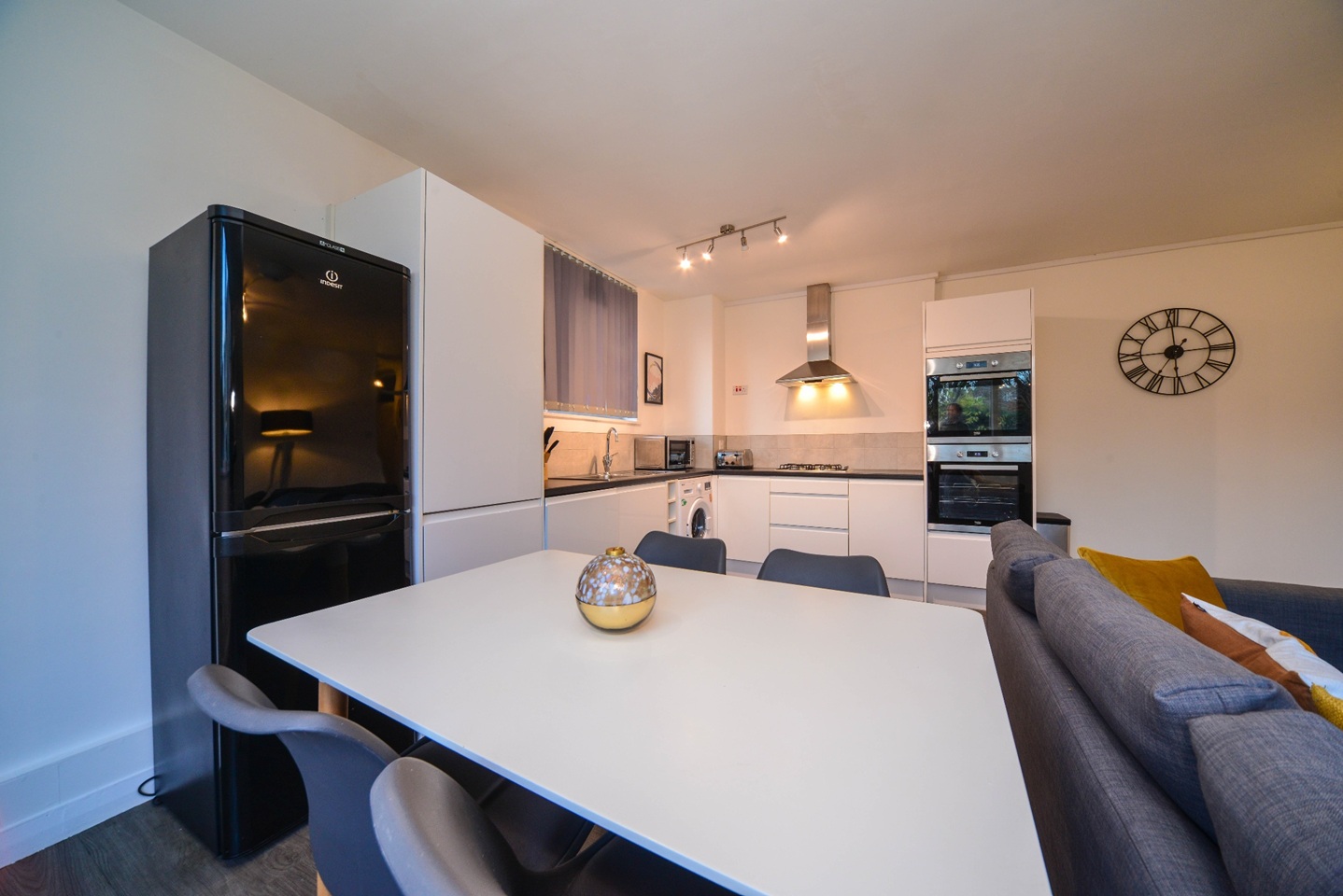 2 Bed Flat, Priory Road, NW6 photo 5