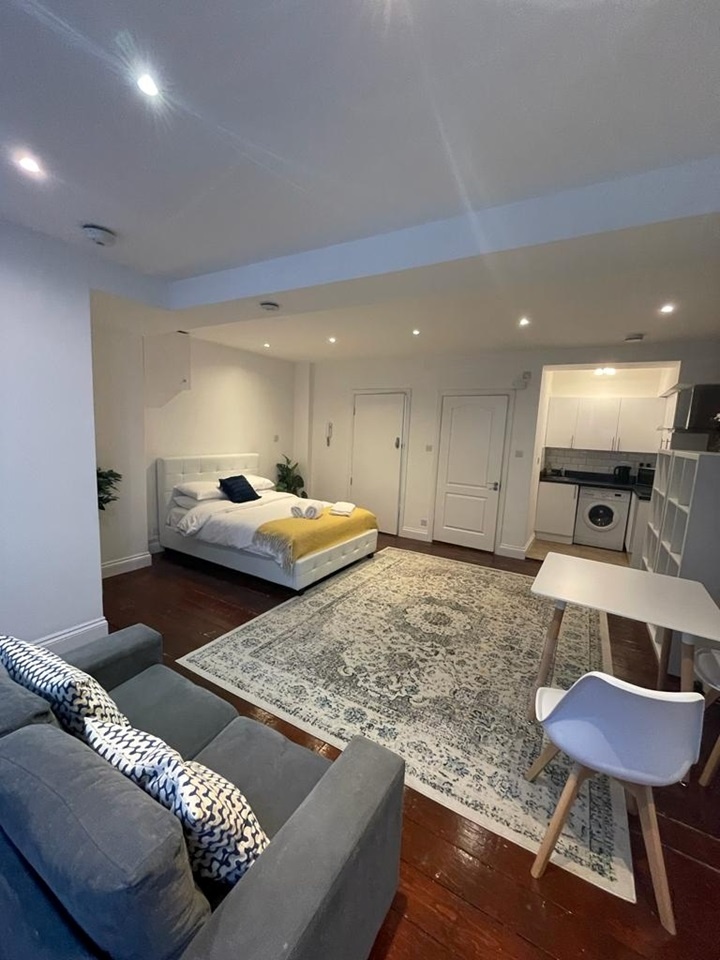 Studio Flat, Academy Buildings, N1