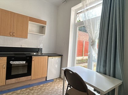 Studio Flat, Station Road, N3