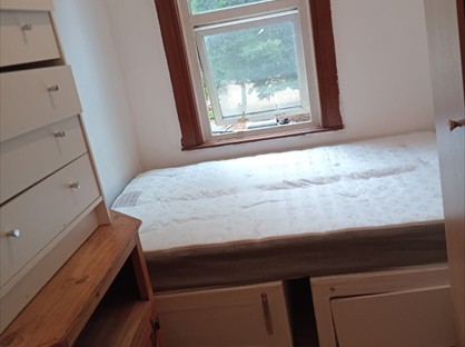 Room in a Shared House, Valentines Road, IG1