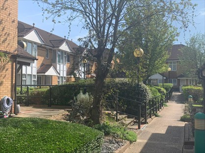 Studio Flat, Ash Close, HA8