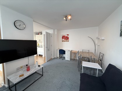 Studio Flat, Conway Street, L5