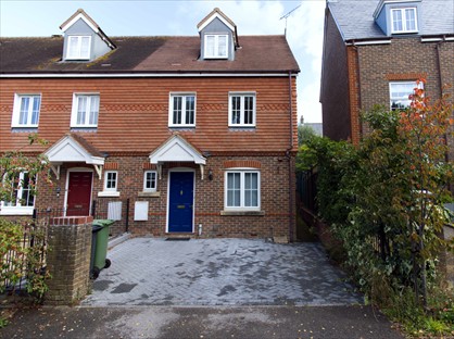 4 Bed Semi-Detached House, Victoria Way, GU30