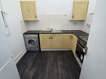 2 Bed Flat, Lodge Lane, RM17