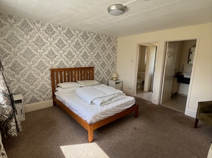 Bedsit, Roods Accomodation, PL12