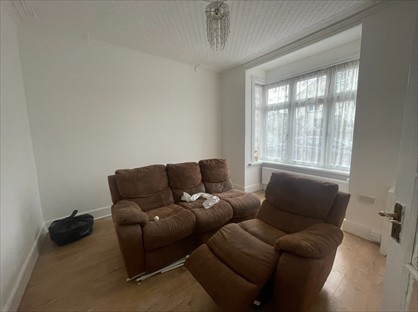 4 Bed Terraced House, Beaconsfield Road, UB1