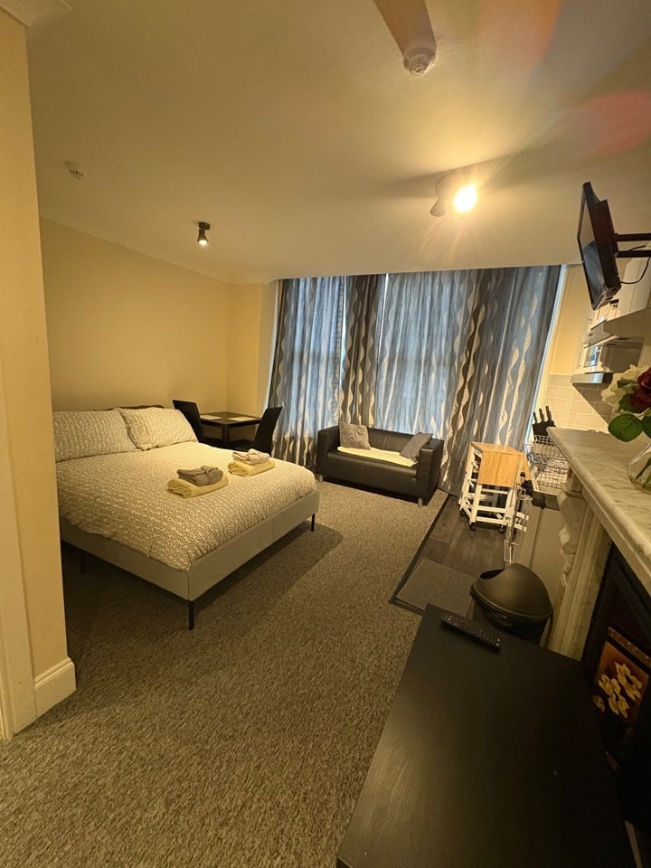 Additional image 2 of Studio Flat, Landguard Road, SO15, N1 7GU