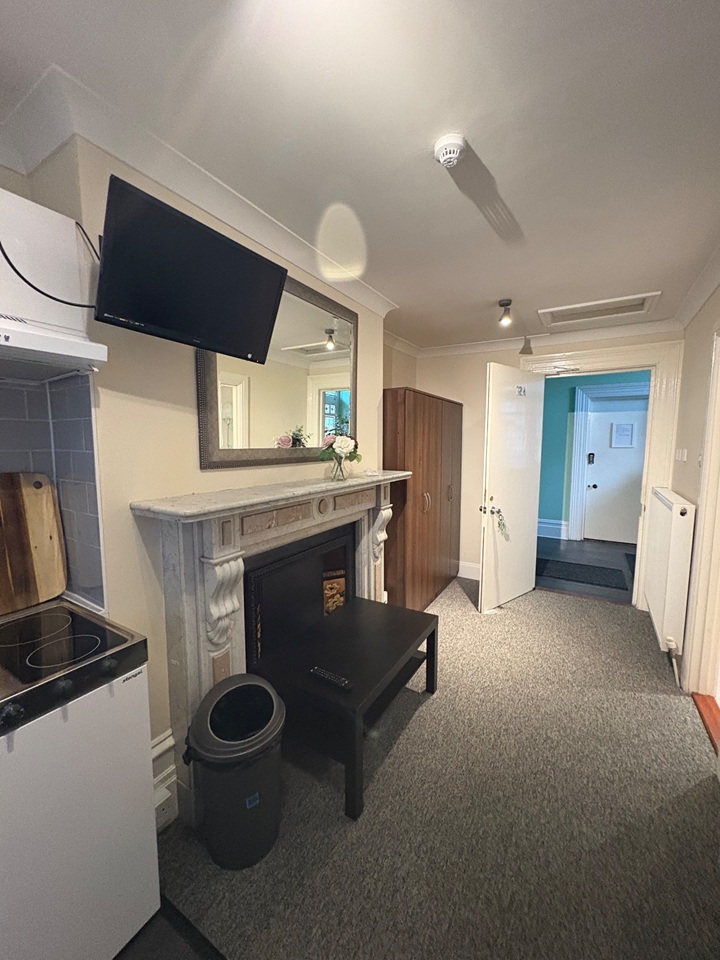 Additional image 3 of Studio Flat, Landguard Road, SO15, N1 7GU