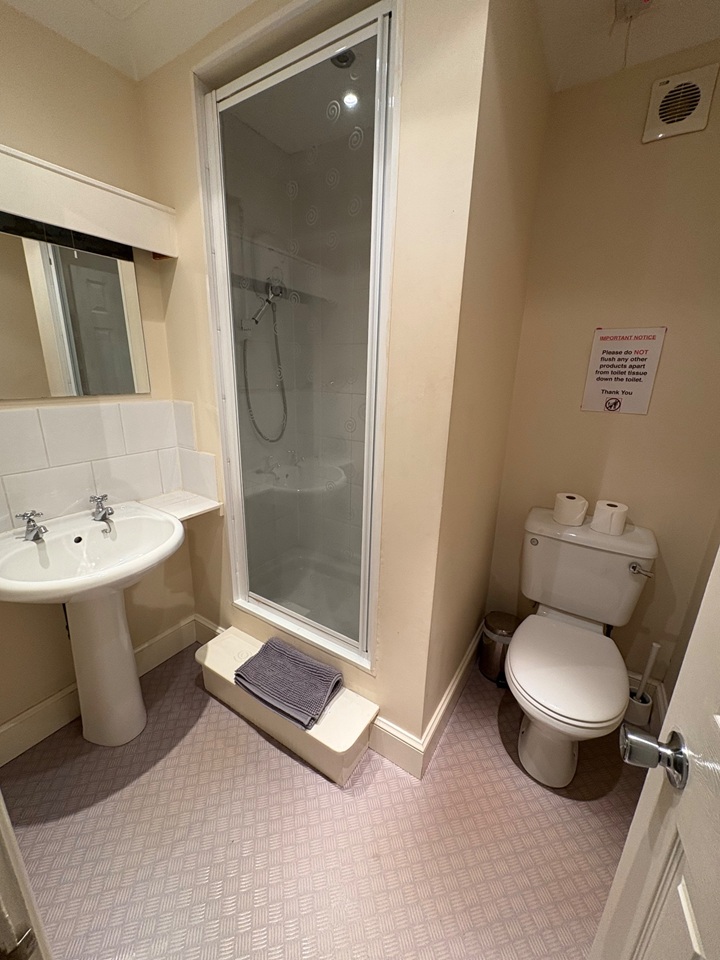 Additional image 4 of Studio Flat, Landguard Road, SO15, N1 7GU