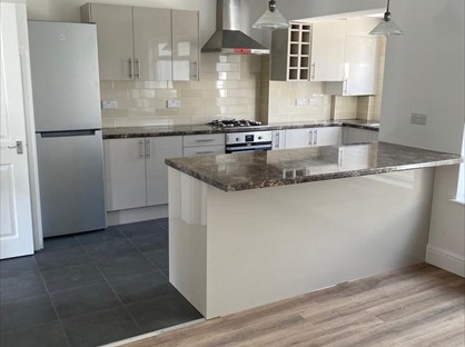 3 Bed Semi-Detached House, Cheshunt Wash, EN8