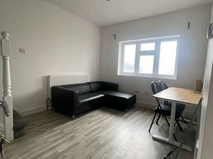 2 Bed Flat, Heathcote Grove, E4