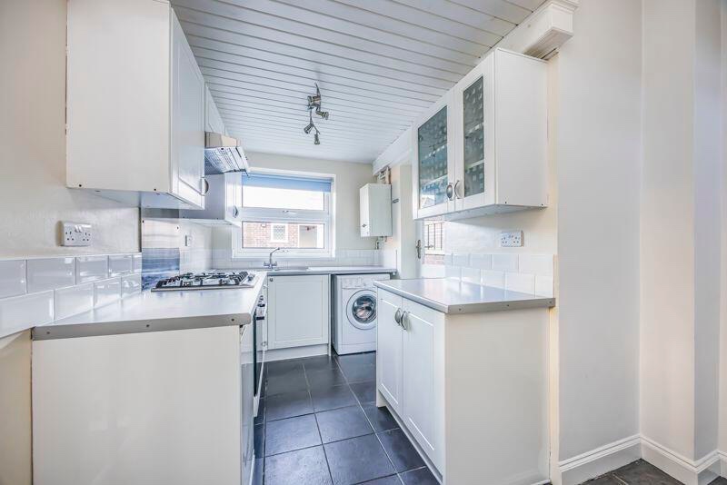 2 Bed End Terrace, Carnarvon Road, PO2