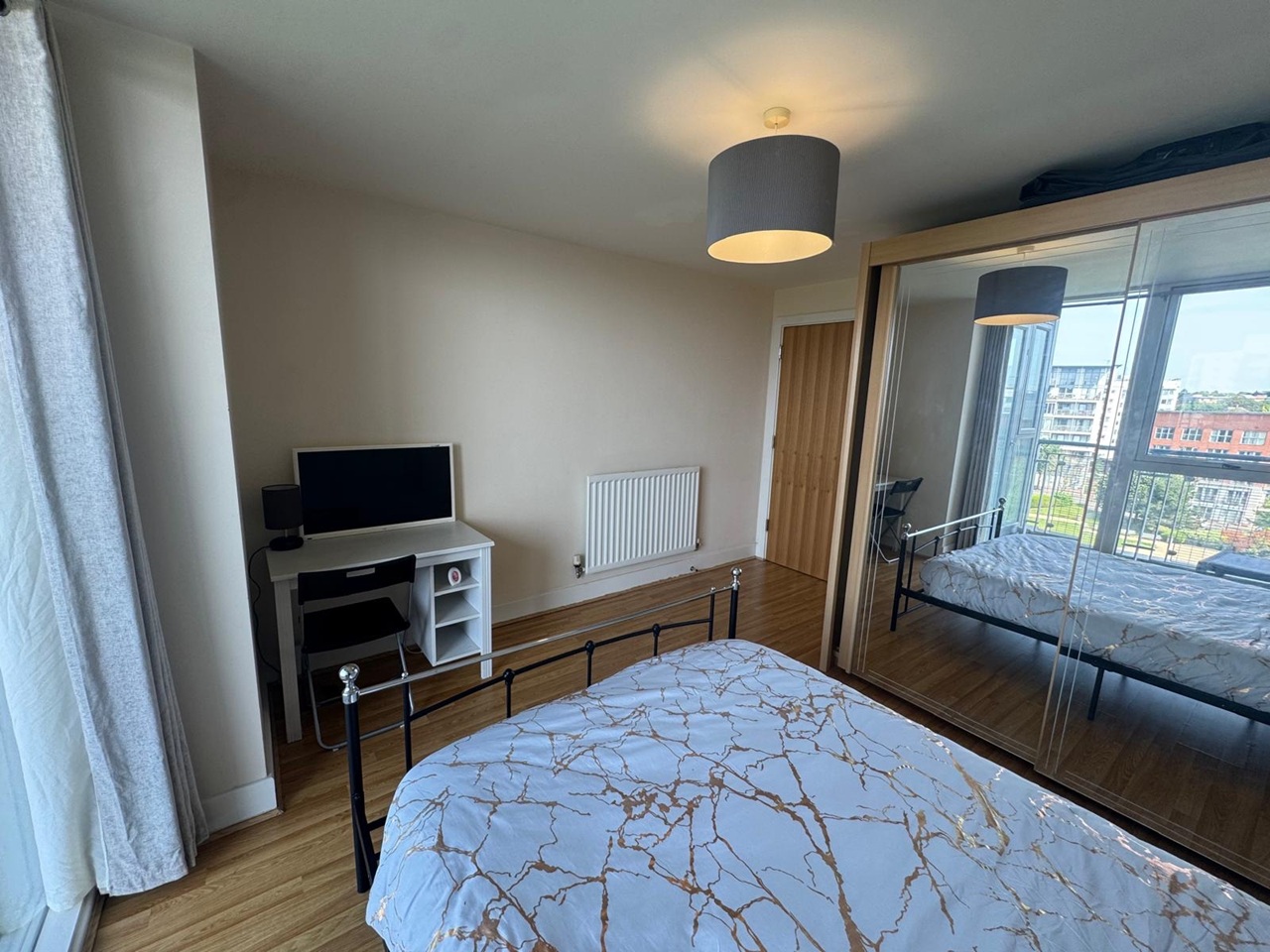 1 Bed Flat, Langley Walk, B15 photo 3