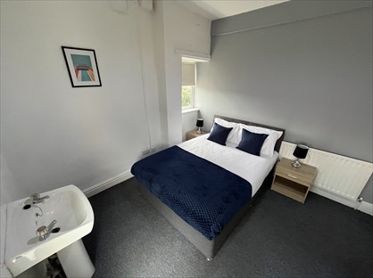Room in a Shared House, Market Street, S80
