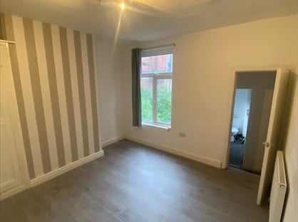 2 Bed Flat, Stockport Road, M19